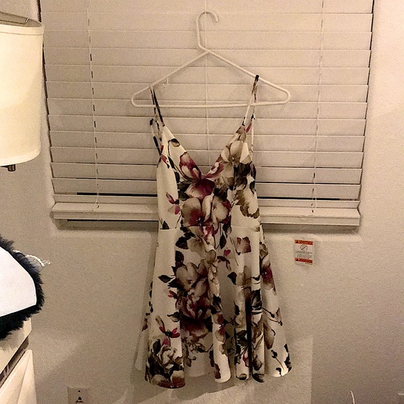 Floral dress - Picture 1 of 3